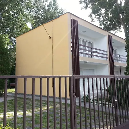 Apartman36 *